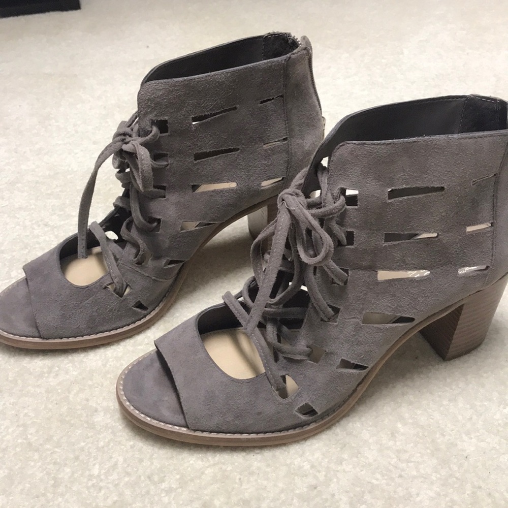 Vince Camuto Tressa Perforated Lace-Up Sandal